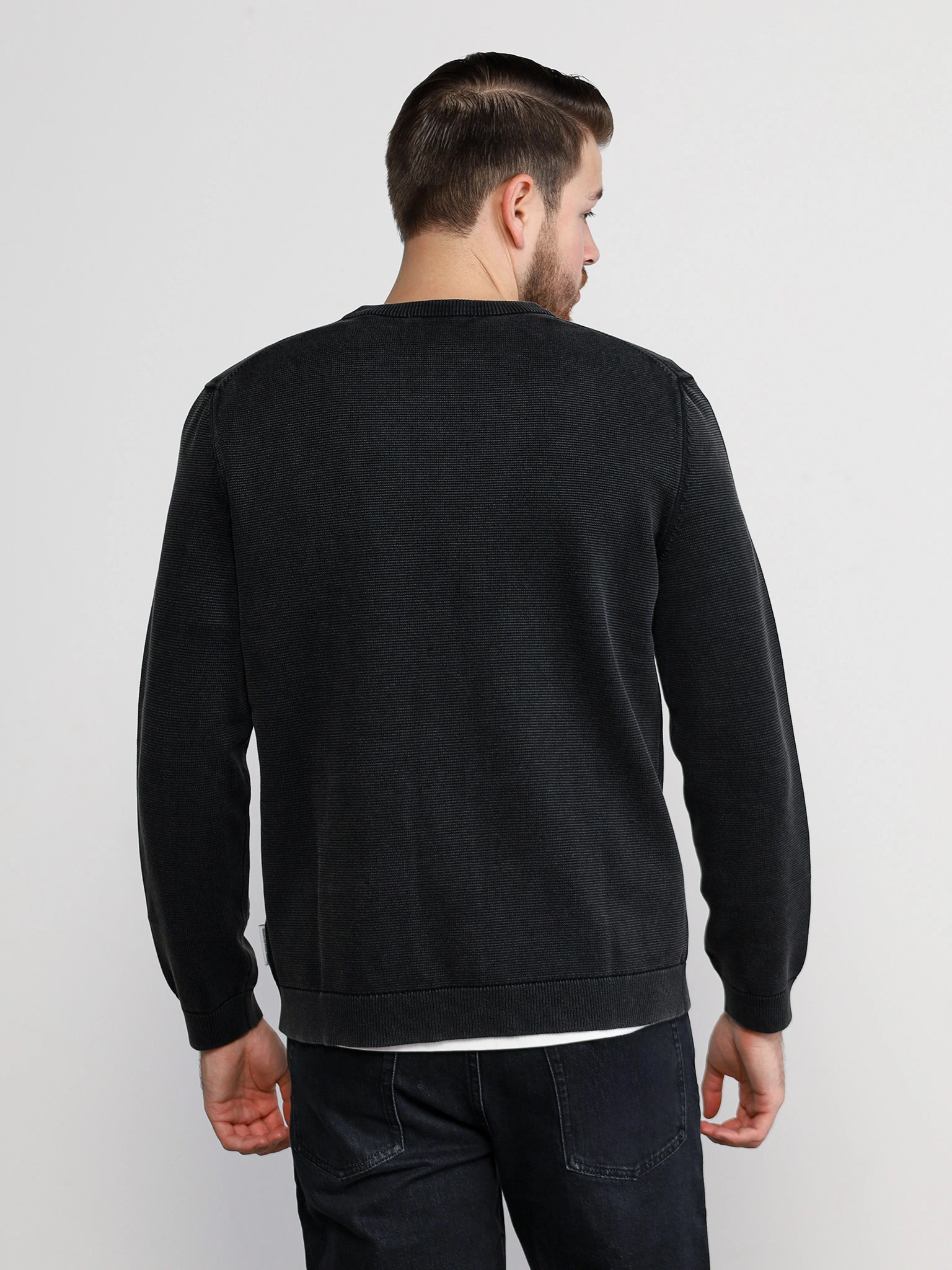 Пуловер черного цвета из хлопка